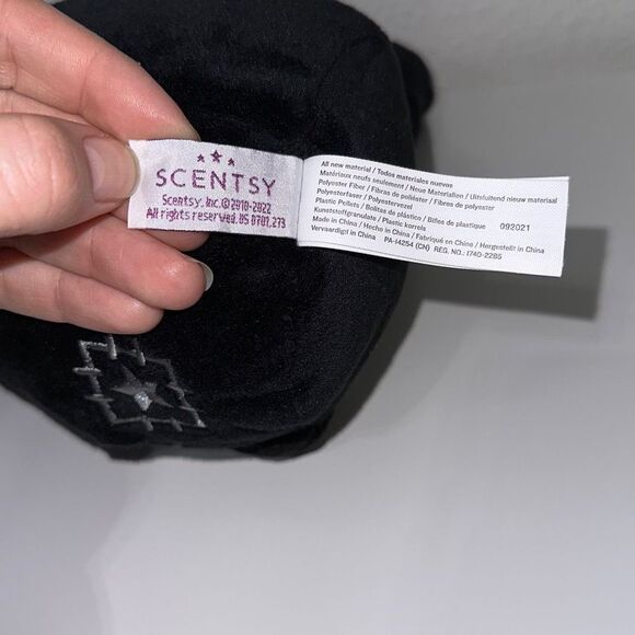 Scentsy Buddy - Star Wars - Darth Vader - Picture 8 of 10